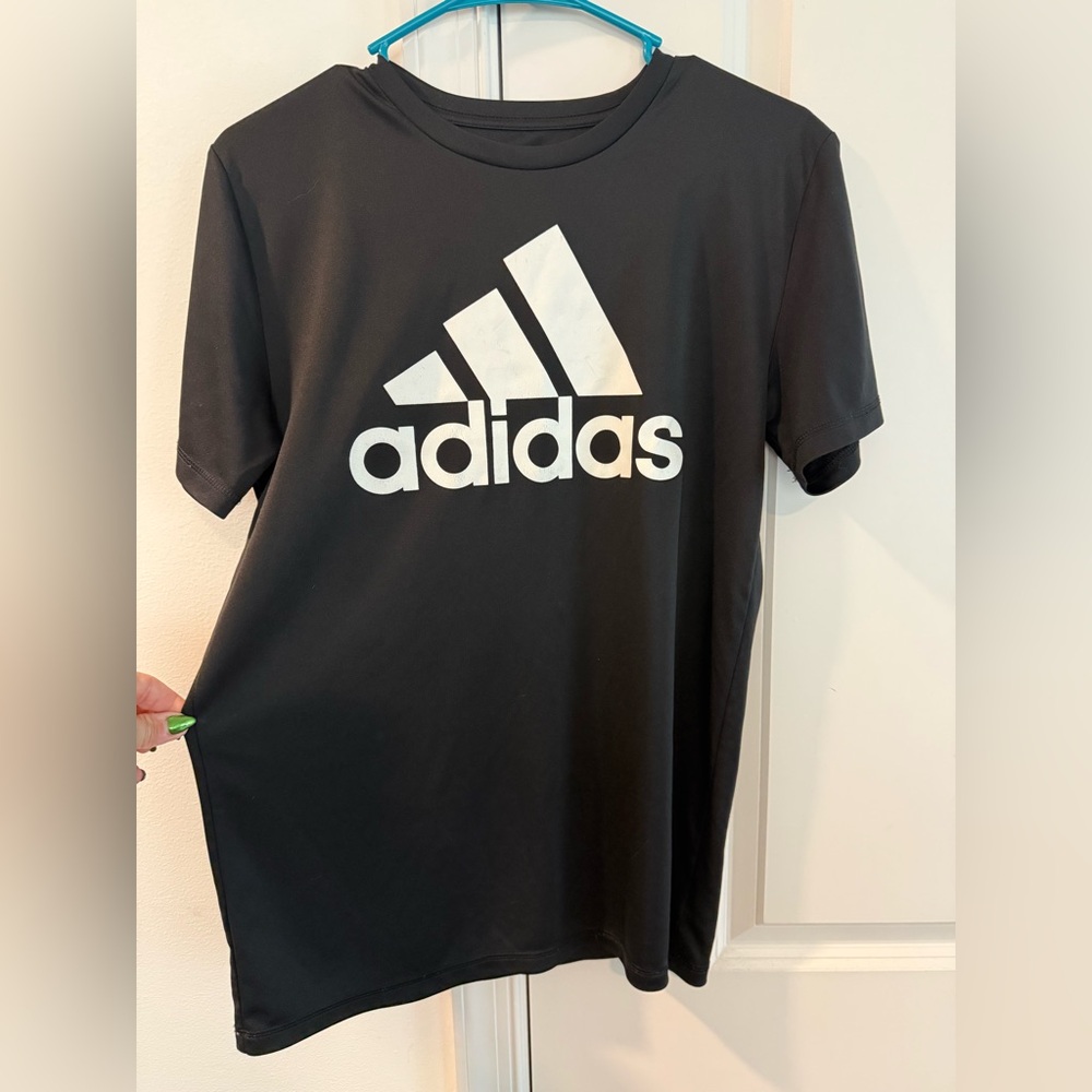 Adidas boys 14/16 shirt